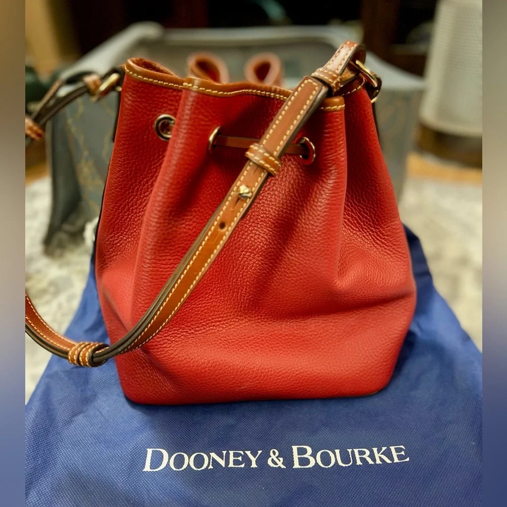 NWOT Dooney & Bourke Red Pebble Grain Leather Bucket Bag - Picture 3 of 15